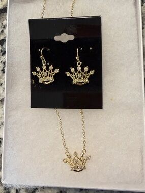 Gold Diamond Crown Pendant Necklace and Stud Earrings Set